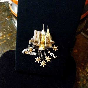 🤍🖤Genuine Rare New York "Lunch At The Ritz" Collectors Brooch Twin Towers 4.5"